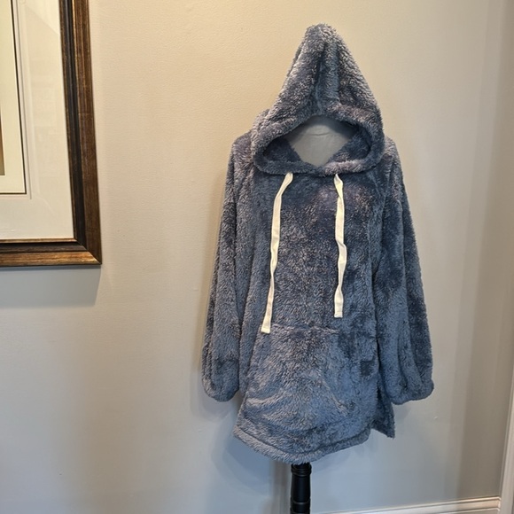 Zenana Outfitters Tops - Zenana Outfitters pullover NWT XL